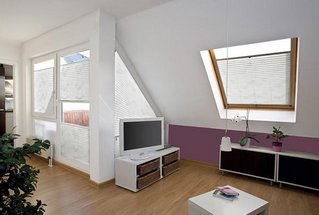 Fenster Plissees als Dachfenster Sonnenschutz innen Fenster Plissees als Dachfenster Sonnenschutz innen